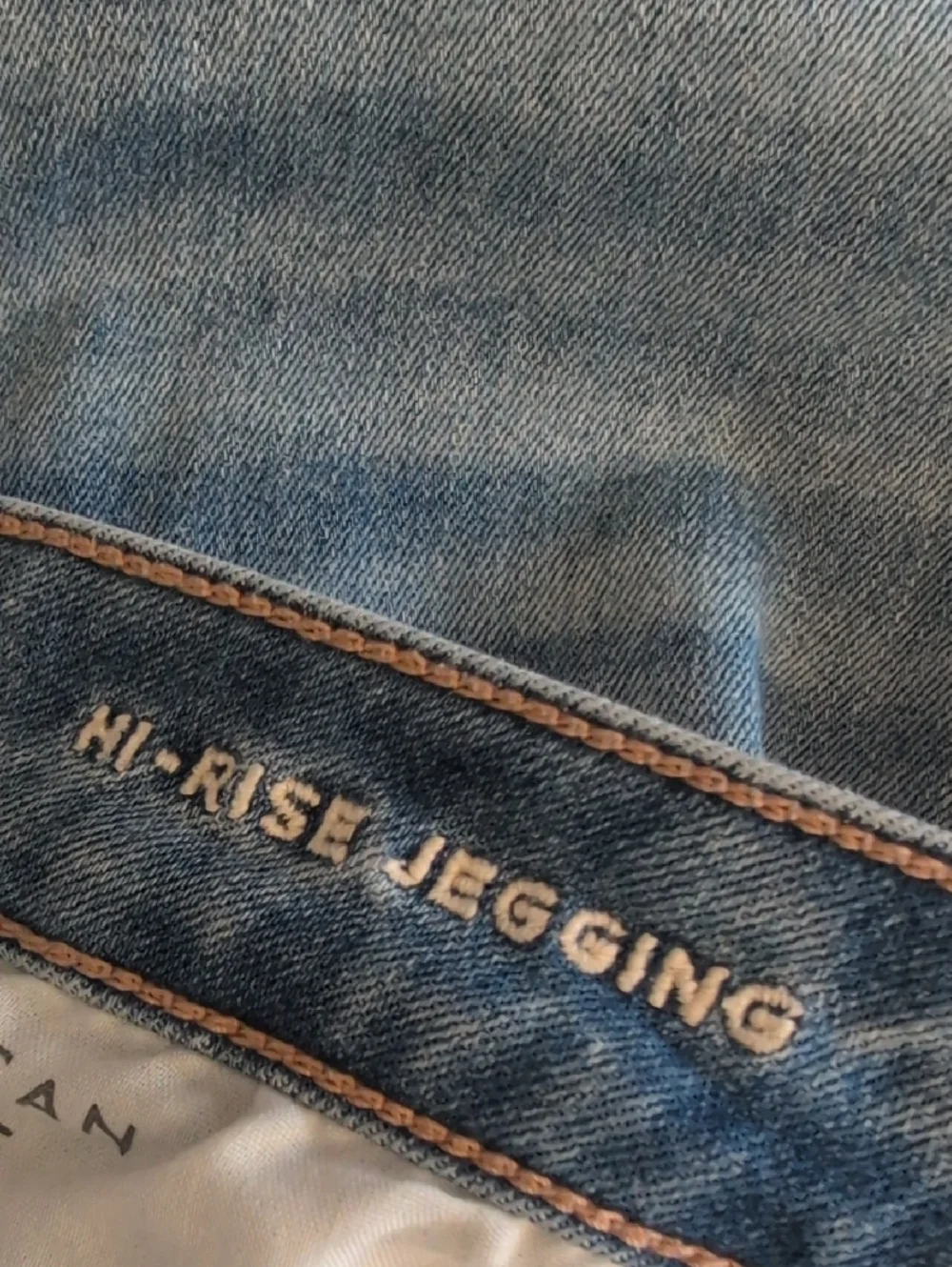 American Eagle Next Level Stretch Hi Rise Jegging Destroyed Jeans 12     F230